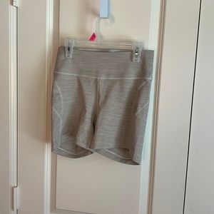 Outdoor Voices Shorts light gray spandex